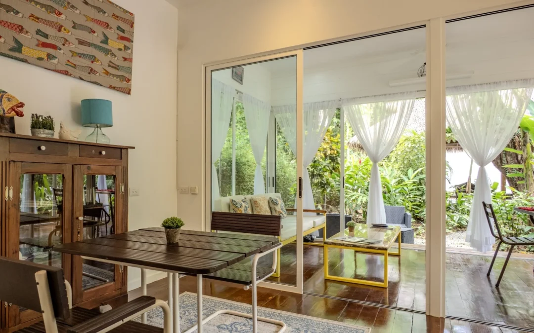 Why Travelers Choose Villas in Ojochal for Longer Stays