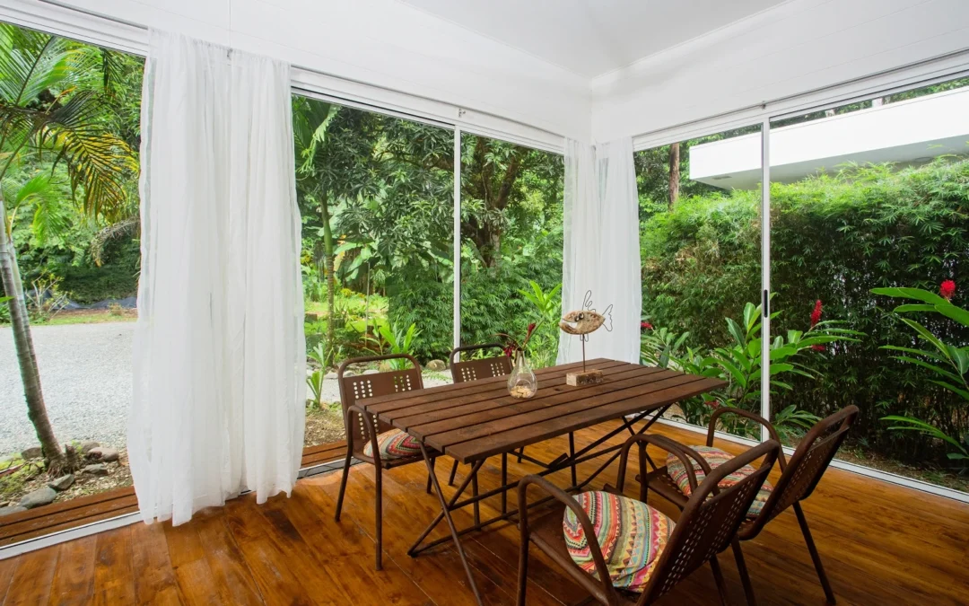 Tropical patio furniture Villa Fushia garden setting